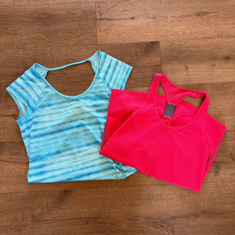 2 UNDER ARMOUR active tank top and shirt‎